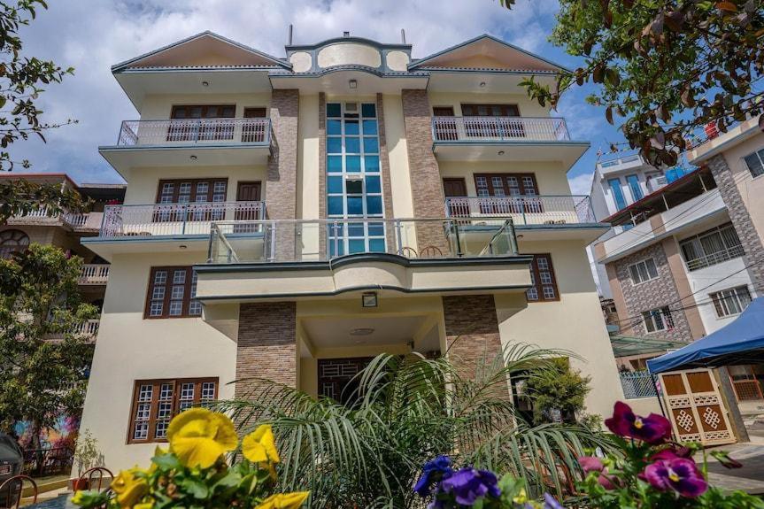 Norbu Hotel Катманду Экстерьер фото