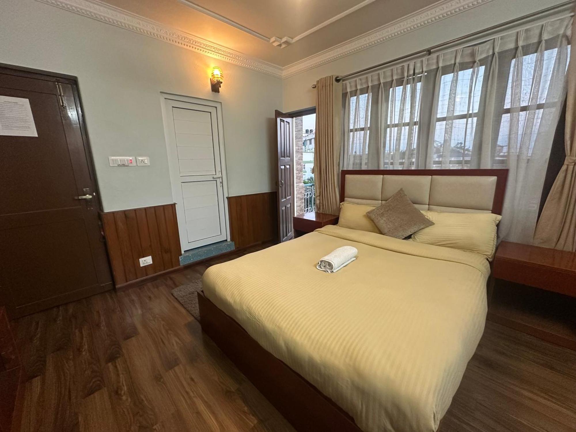 Norbu Hotel Катманду Экстерьер фото