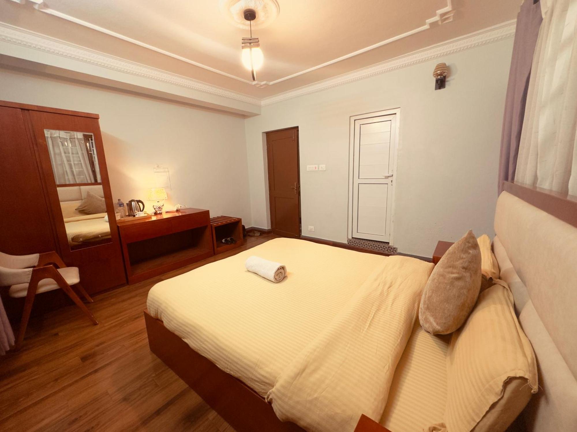 Norbu Hotel Катманду Экстерьер фото
