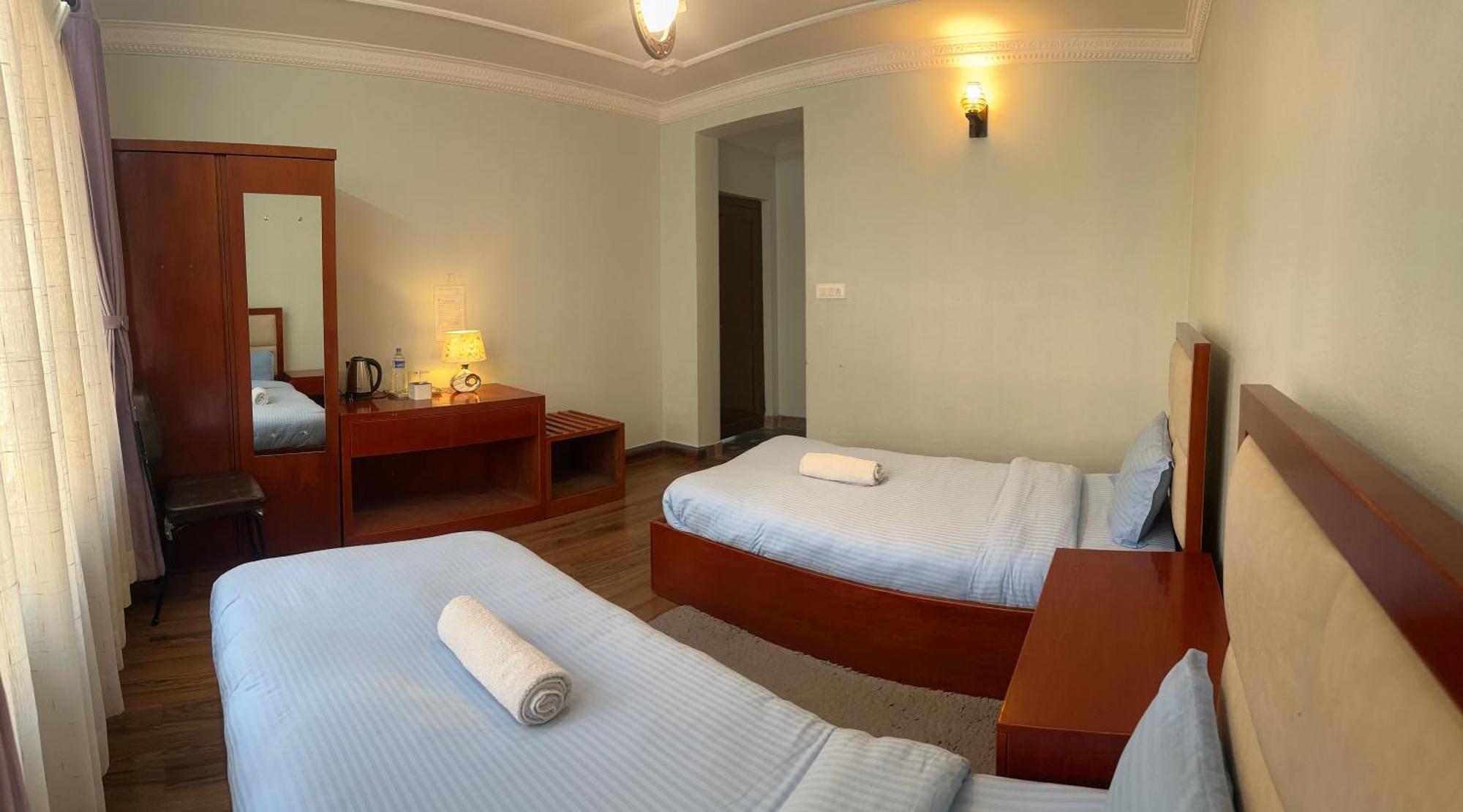 Norbu Hotel Катманду Экстерьер фото